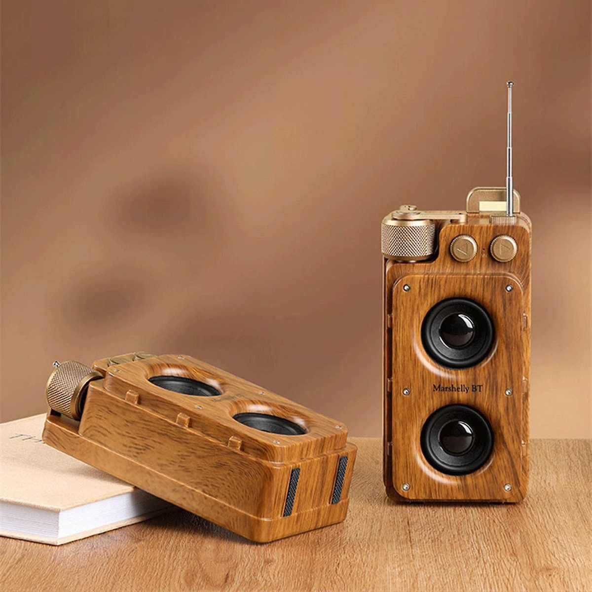 đài phát thanh bằng gỗ cổ điển nhỏ cầm tay